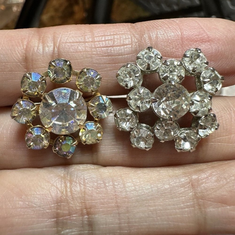 Vintage‎ Pair Brooch Pins 0.75 Inch Daisy Flower Clear AB Crystal Rhinestones